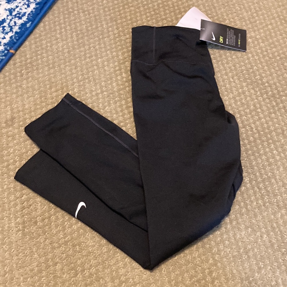 NWT NIKE DRY FIT BLACK MID RISE CROP LENGTH PANTS